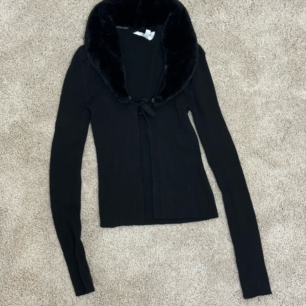 Chic Black Sweater with Faux Fur Collar